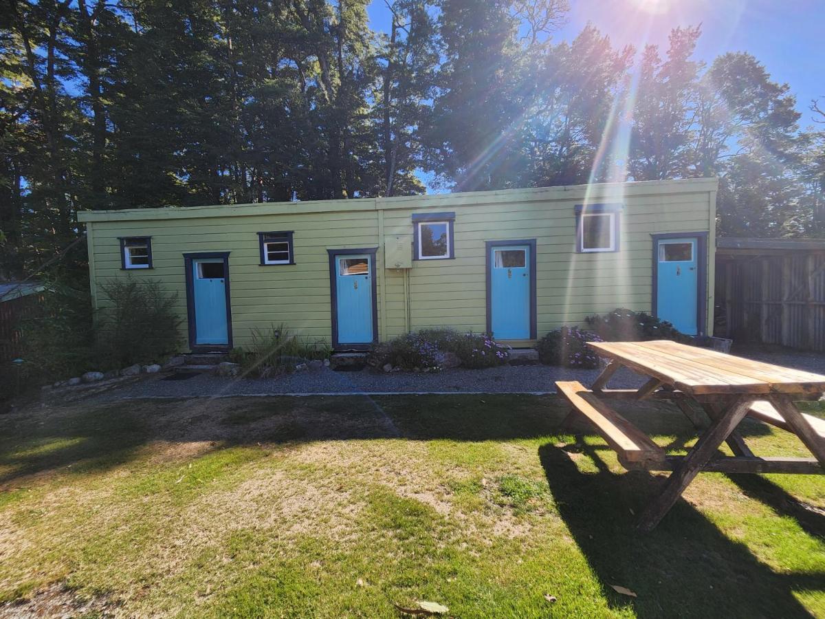 Possum Lodge Manapouri Bagian luar foto