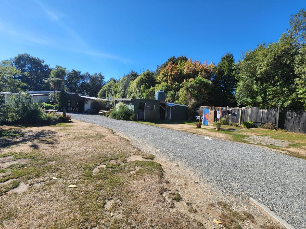 Possum Lodge Manapouri Bagian luar foto