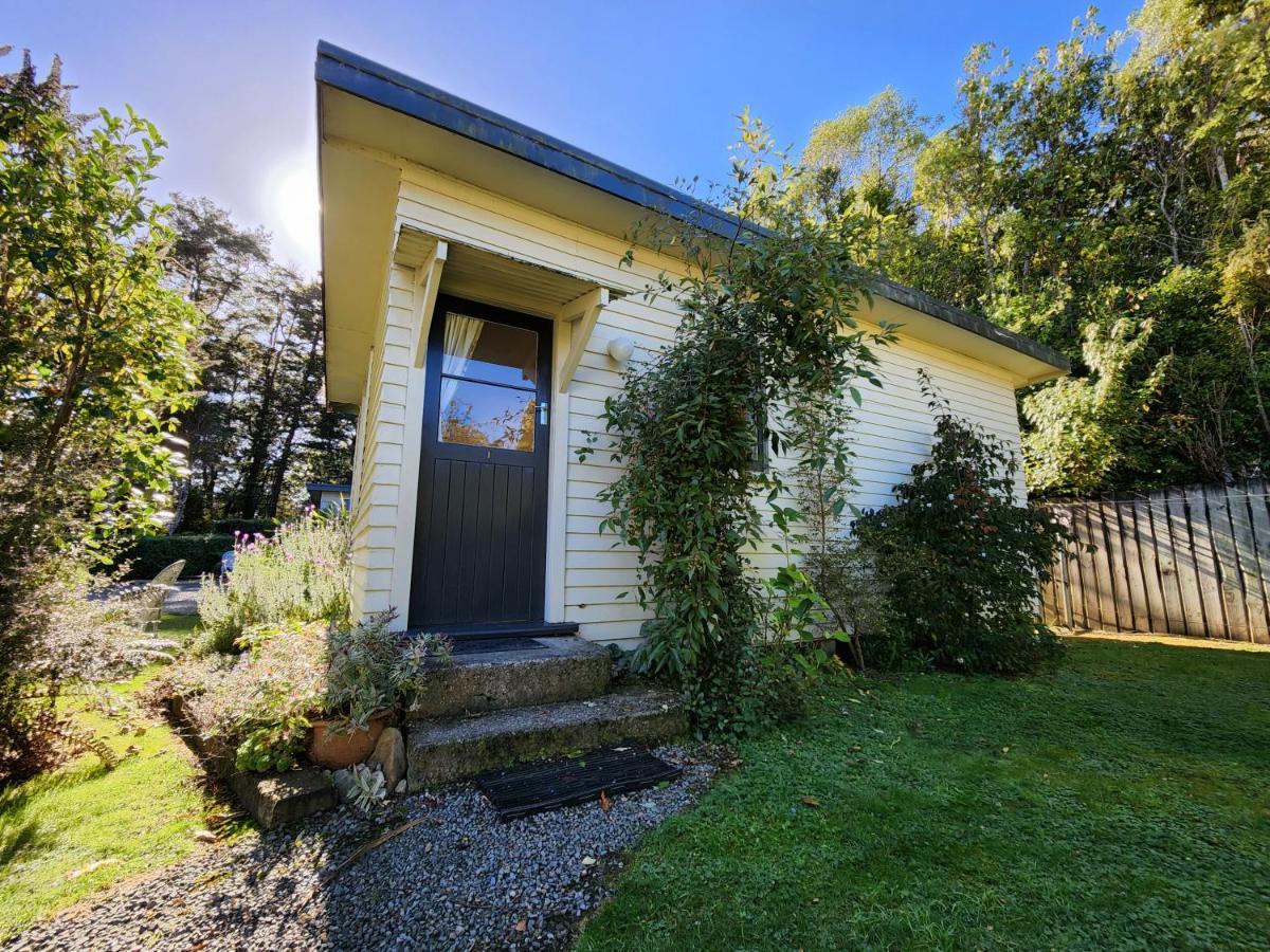 Possum Lodge Manapouri Bagian luar foto