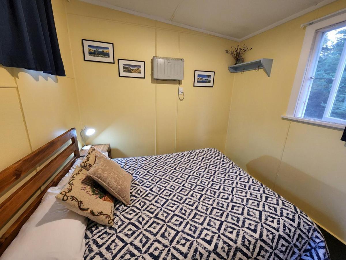 Possum Lodge Manapouri Bagian luar foto